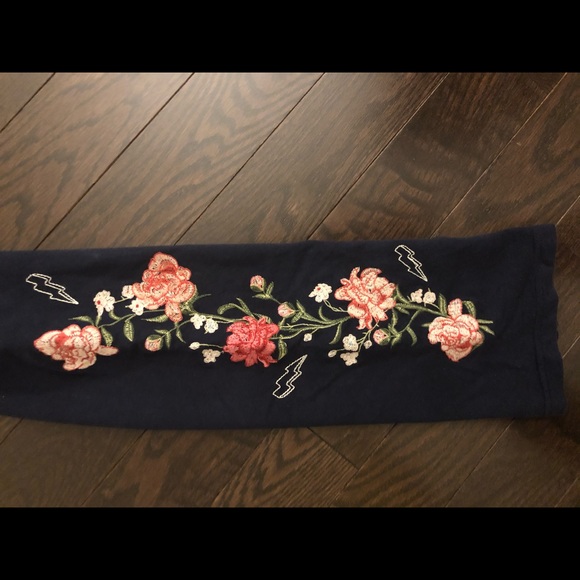 Navy long sleeve with embroidery - Picture 2 of 2